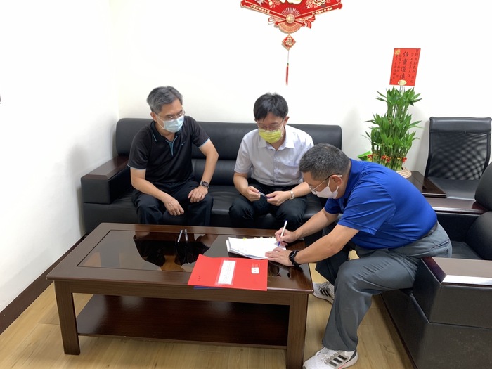 資工系主任交接，由胡院長監交